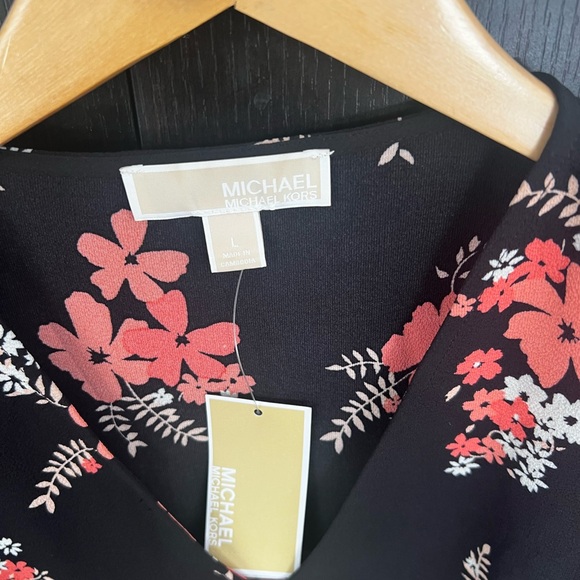 Floweral Mikhael Kors Top - Picture 7 of 7